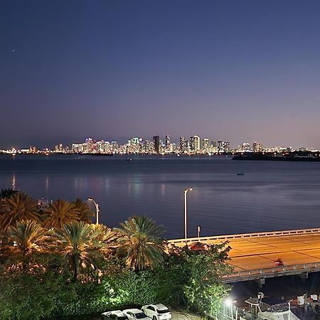 Bayfront Apartment Breathtaking Views- One Bedroom W Balcony- Living Room -Free Parking ميامي بيتش المظهر الخارجي الصورة
