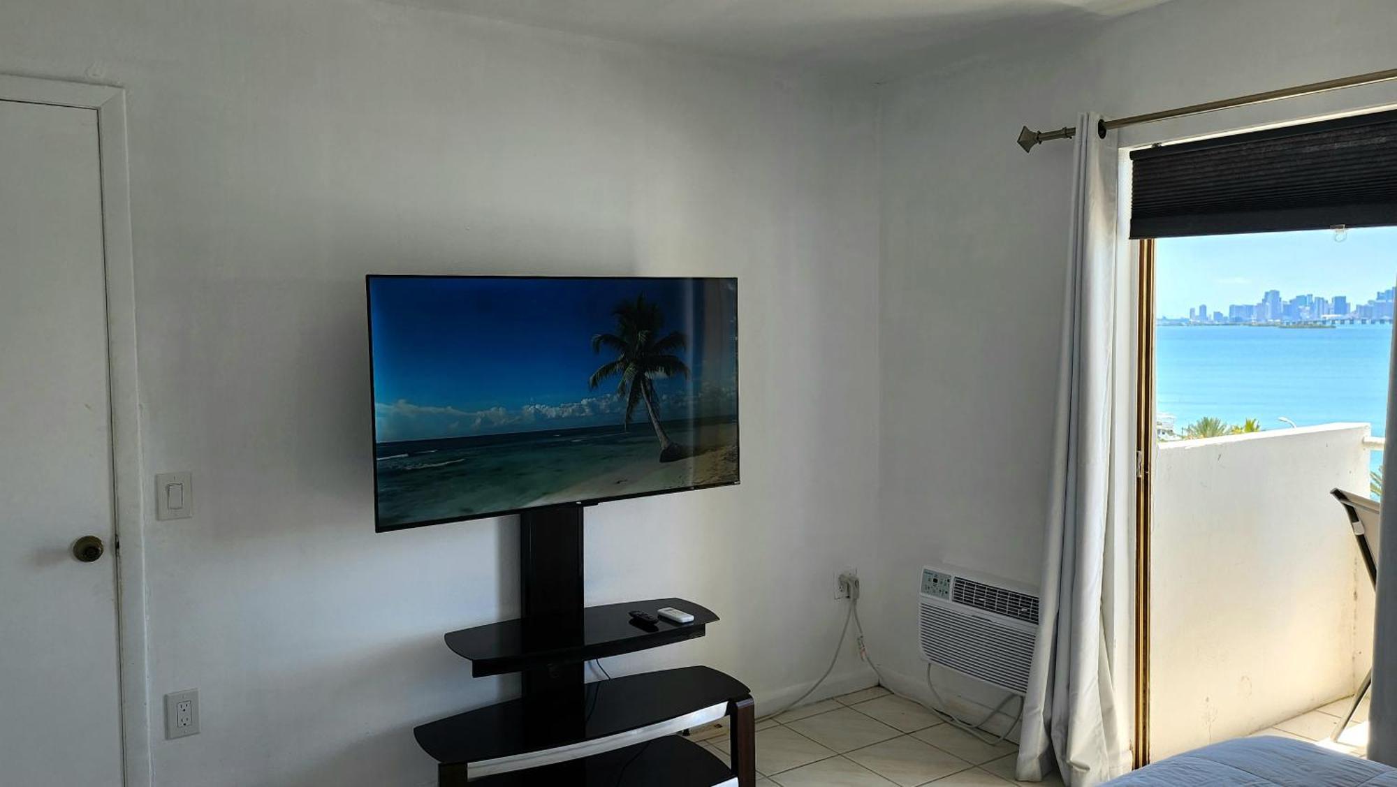 Bayfront Apartment Breathtaking Views- One Bedroom W Balcony- Living Room -Free Parking ميامي بيتش المظهر الخارجي الصورة