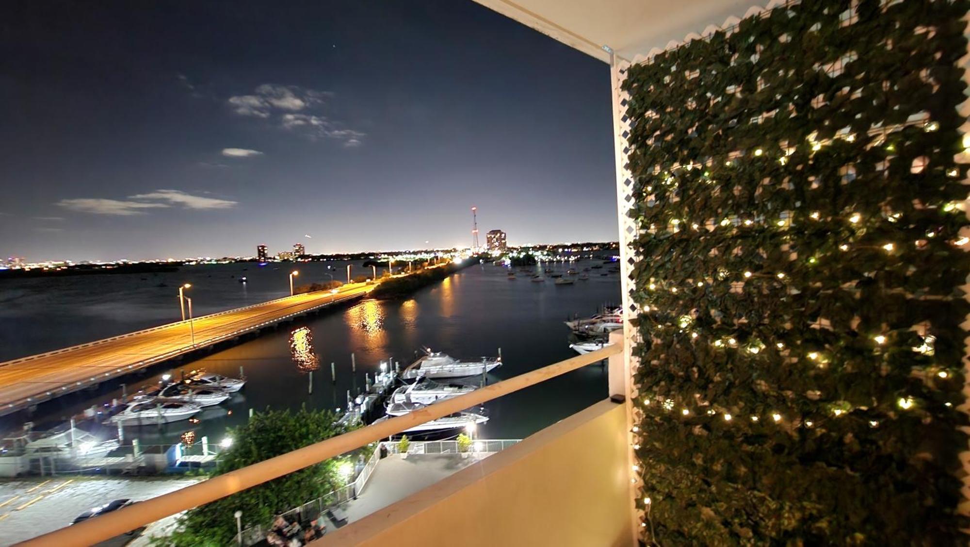Bayfront Apartment Breathtaking Views- One Bedroom W Balcony- Living Room -Free Parking ميامي بيتش المظهر الخارجي الصورة